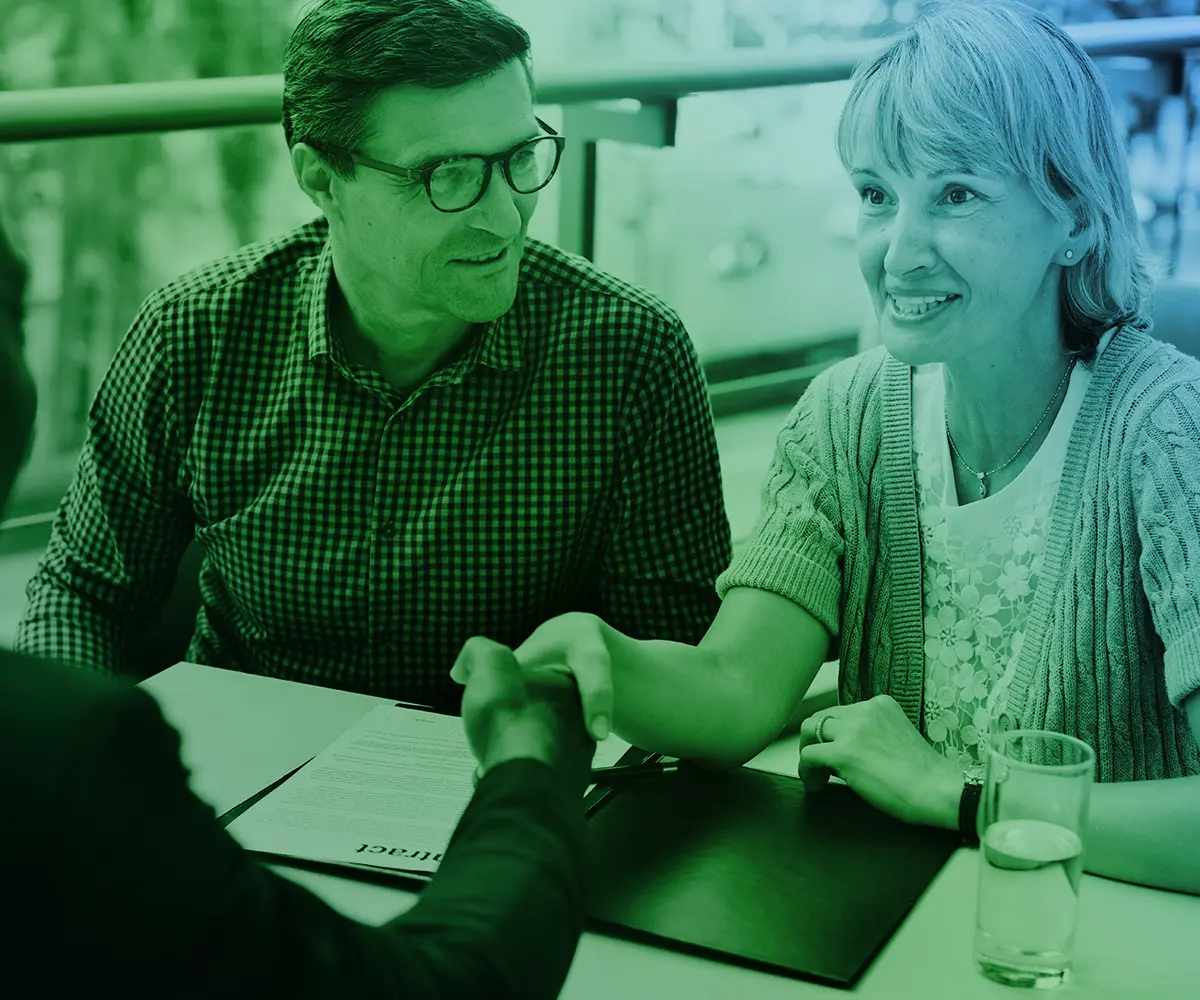 couple receiving banking guidance
